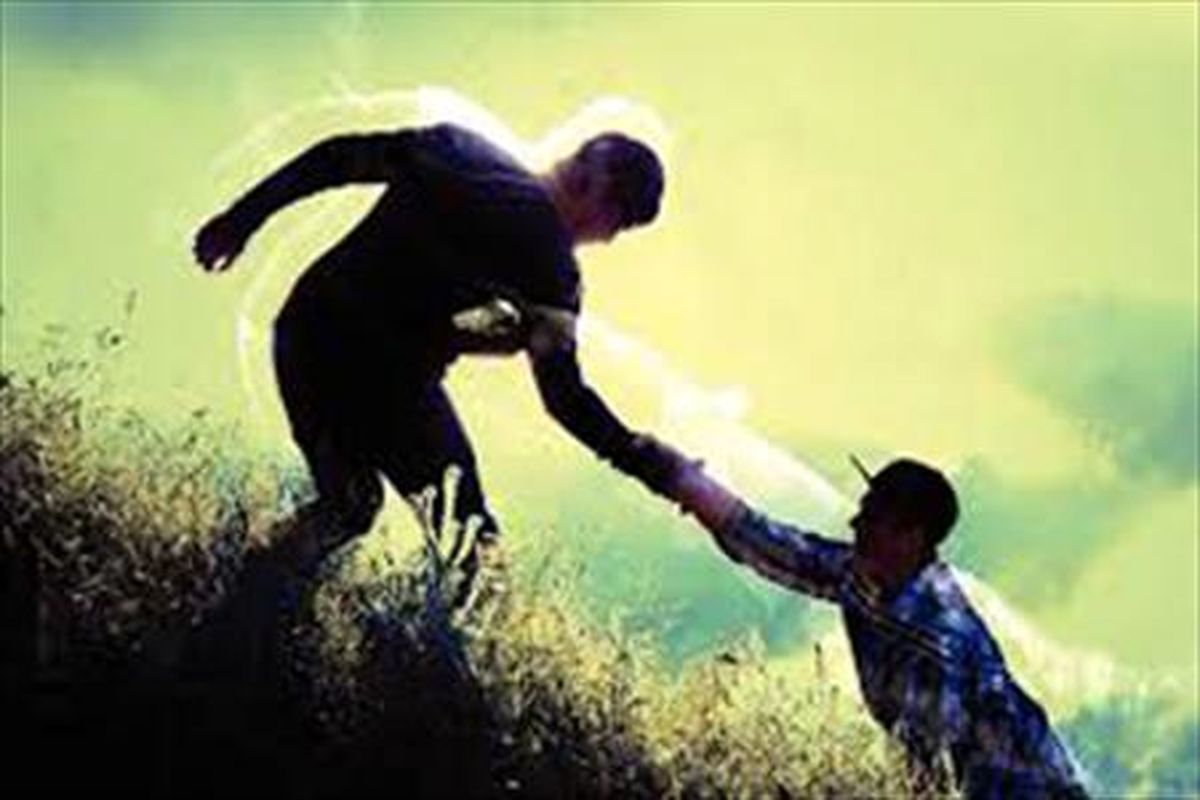 حدیث حضرت علی علیه السلام: انسان با دوستش سنجیده می شود.